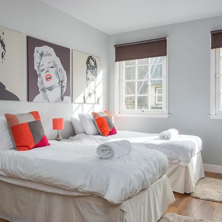 Royal Mile Modern Apartment Edinburgh Bagian luar foto