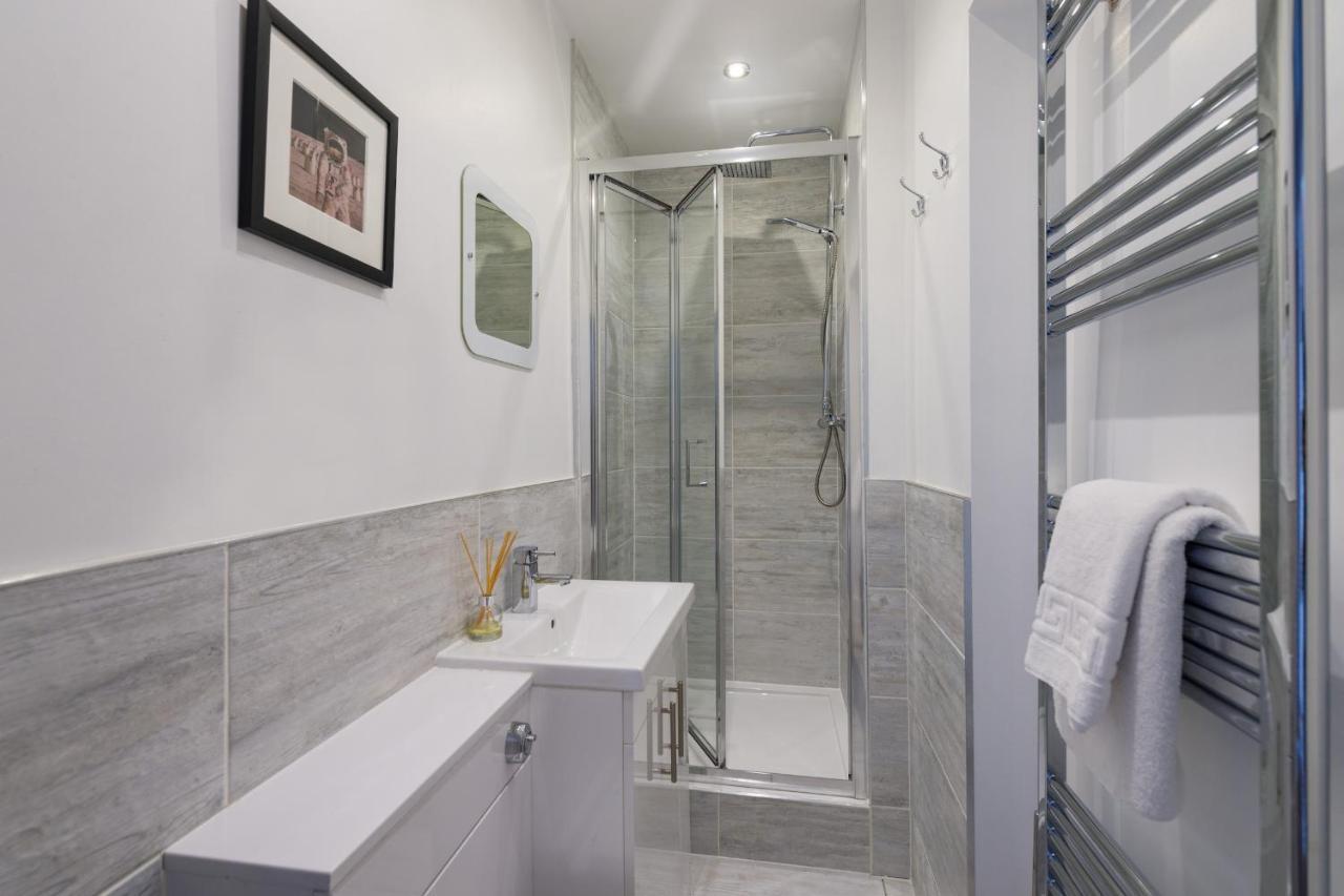 Royal Mile Modern Apartment Edinburgh Bagian luar foto