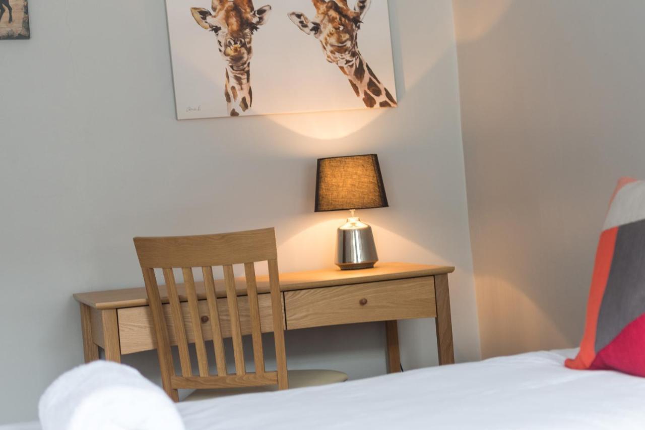 Royal Mile Modern Apartment Edinburgh Bagian luar foto