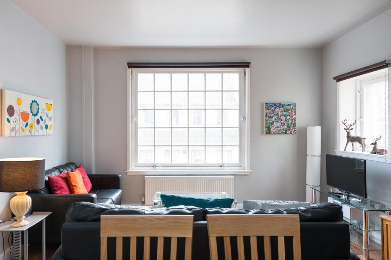 Royal Mile Modern Apartment Edinburgh Bagian luar foto