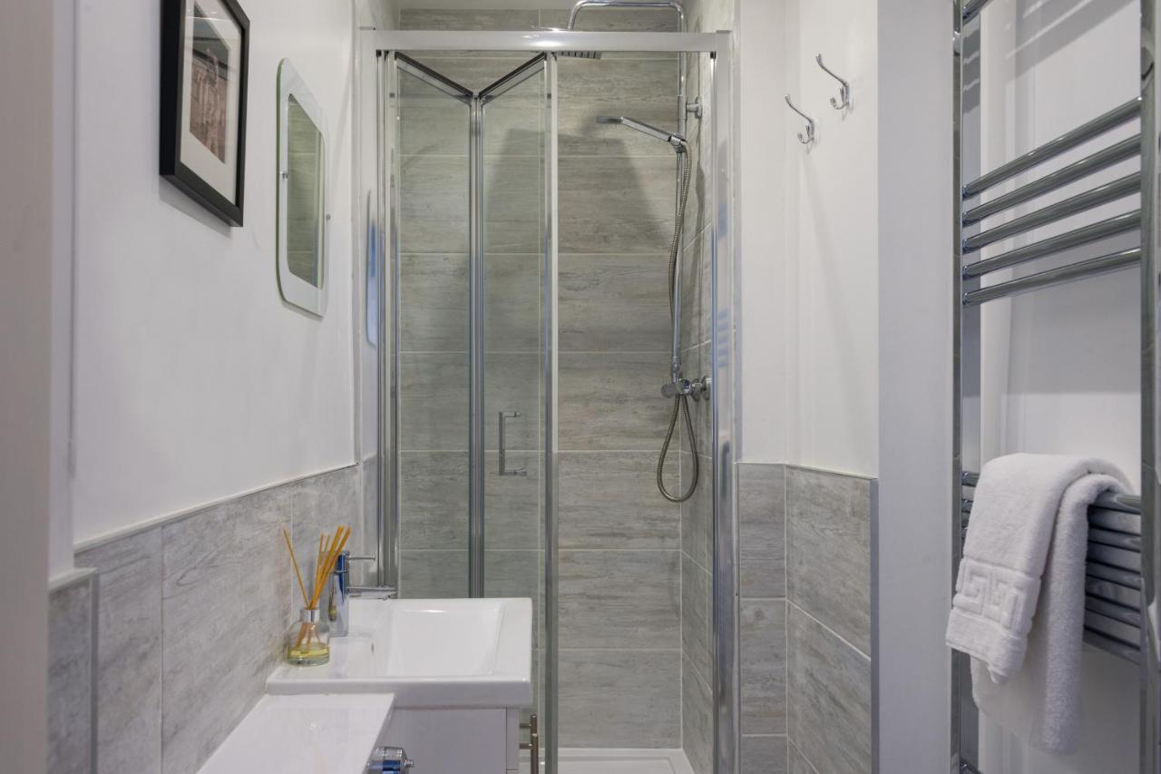 Royal Mile Modern Apartment Edinburgh Bagian luar foto