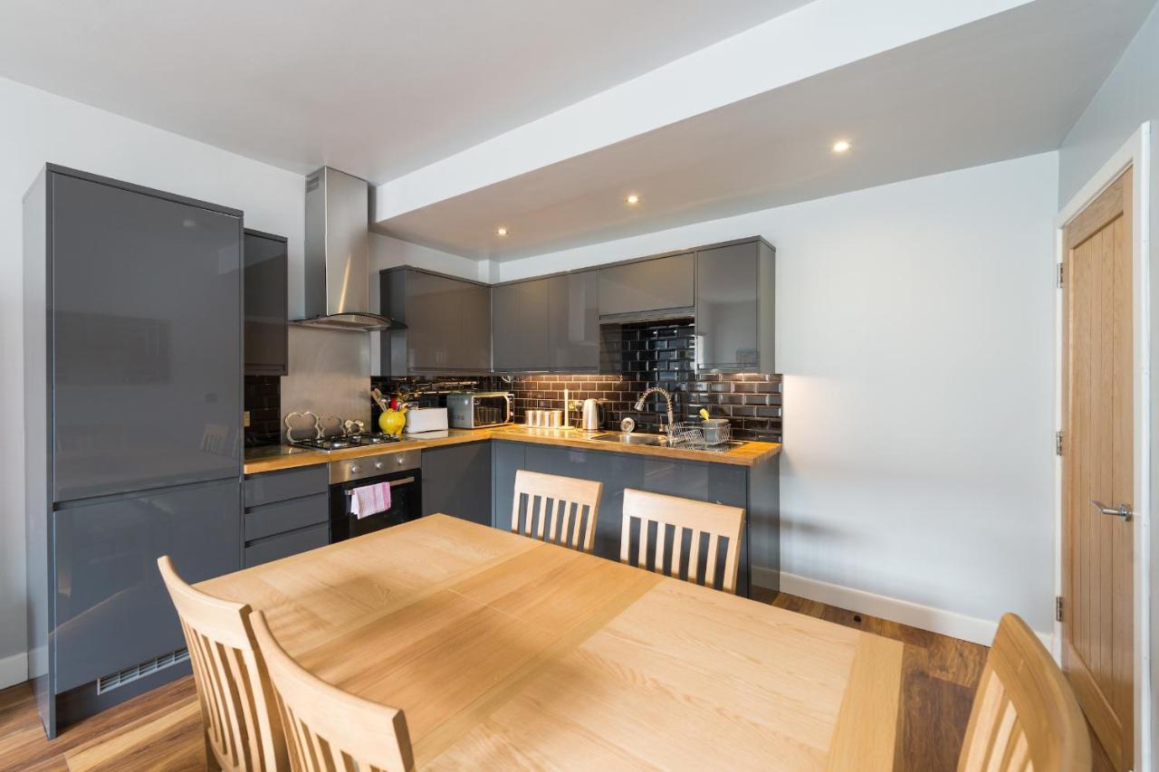Royal Mile Modern Apartment Edinburgh Bagian luar foto