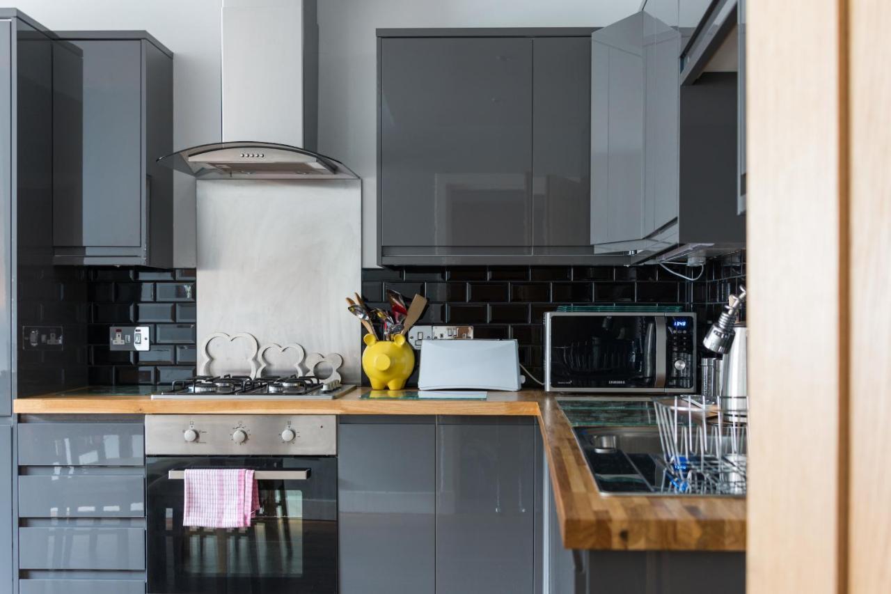 Royal Mile Modern Apartment Edinburgh Bagian luar foto