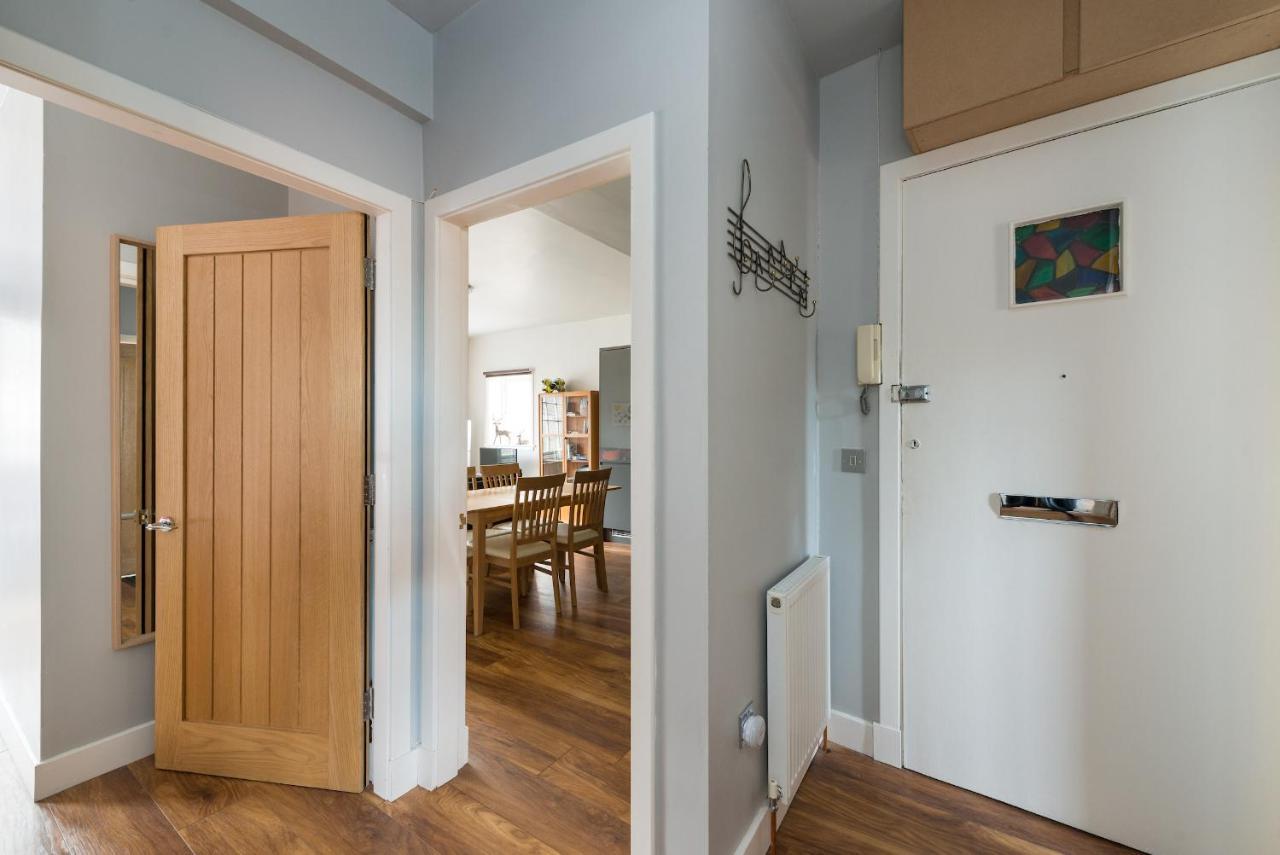 Royal Mile Modern Apartment Edinburgh Bagian luar foto